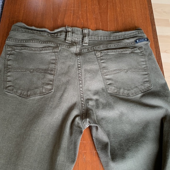 Charlie Skinny - Picture 4 of 8